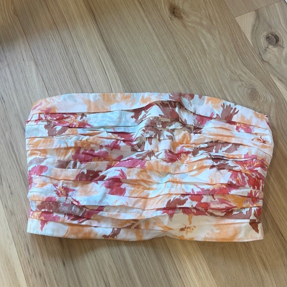 Abercrombie & Fitch Tops - NWT- Abercrombie & fitch floral bandeau top, size medium